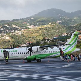 Avión de Binter en Madeira