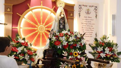 Procesión en honor a la Virgen del Carmen en Valterra