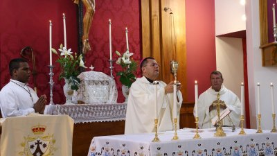 Procesión en honor a la Virgen del Carmen en Valterra