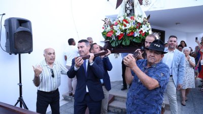 Procesión en honor a la Virgen del Carmen en Valterra