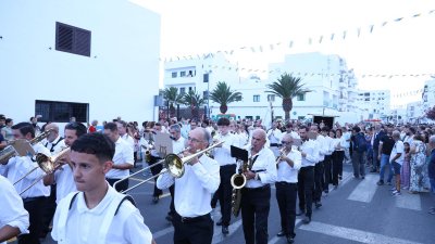 Procesión en honor a la Virgen del Carmen en Valterra
