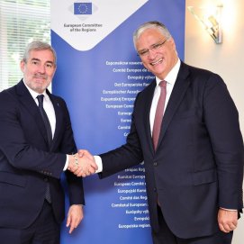 El presidente de Canarias, Fernando Clavijo con el presidente del Comité de las Regiones, Vasco Cordeiro