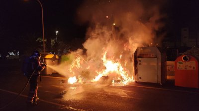 Incendio de contenedores en Arrecife