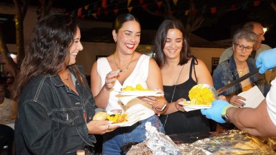 Comida popular de la Asociación VivHaría