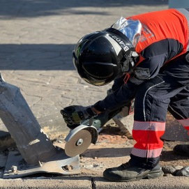 Retirada de la farola afectada