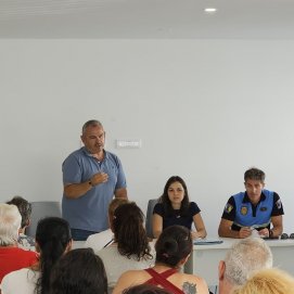 Arrecife celebra una reunión de coordinación para la gestión de las colonias felinas