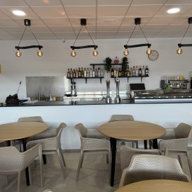Remodelación cafetería del teleclub de Conil en Tías