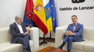Pedro Sánchez y Fernando Clavijo se reúnen en Lanzarote. Foto: Juan Mateos.