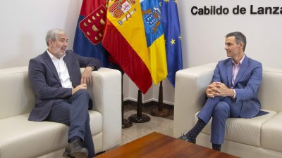Pedro Sánchez y Fernando Clavijo se reúnen en Lanzarote. Foto: Juan Mateos.