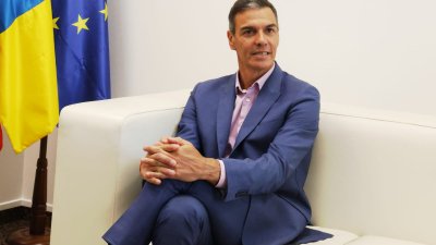 Pedro Sánchez y Fernando Clavijo se reúnen en Lanzarote. Fotos: Juan Mateos y La Voz.