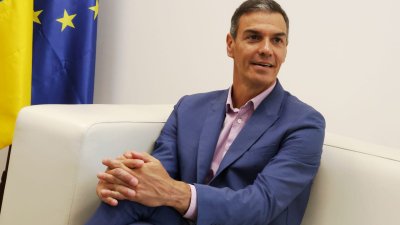 Pedro Sánchez y Fernando Clavijo se reúnen en Lanzarote. Fotos: Juan Mateos y La Voz.