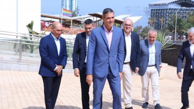Pedro Sánchez y Fernando Clavijo se reúnen en Lanzarote. Fotos: Juan Mateos y La Voz.
