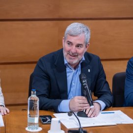 Canarias crea un comité de crisis para abordar la situación migratoria de máxima urgencia