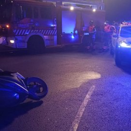 Herido en una colisión entre una moto y un coche