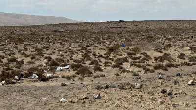 Basura en El Jable de Famara. Foto: Andrea Domínguez.