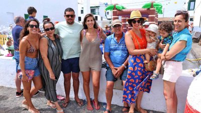 Procesión marítima y fiesta de espuma en La Lapa 2025.