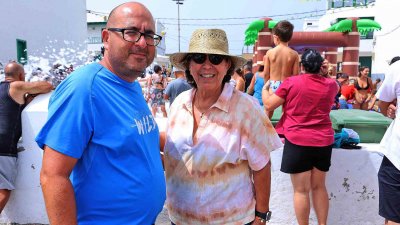 Procesión marítima y fiesta de espuma en La Lapa 2025.