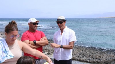 Procesión marítima y fiesta de espuma en La Lapa 2025.