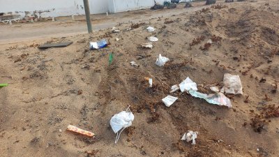 Residuos tras las fiestas locales de Lanzarote. Foto: Papacría.