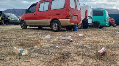 Residuos tras las fiestas locales de Lanzarote. Foto: Papacría.