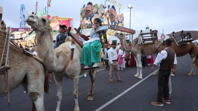 Ofrendas a la Virgen de Los Dolores.