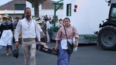 Ofrendas a la Virgen de Los Dolores. Fotos: La Voz.