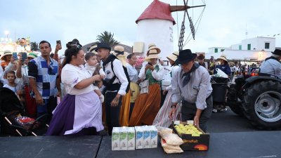 Ofrendas a la Virgen de Los Dolores. Fotos: La Voz.