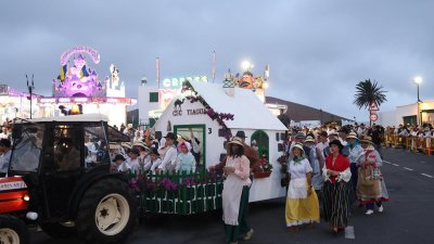 Ofrendas a la Virgen de Los Dolores. Fotos: La Voz.
