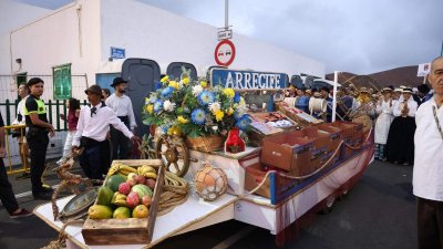 Ofrendas a la Virgen de Los Dolores. Fotos: La Voz.