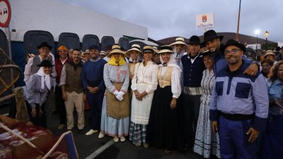 Ofrendas a la Virgen de Los Dolores. Fotos: La Voz.