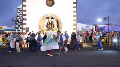 Ofrendas a la Virgen de Los Dolores. Fotos: La Voz.