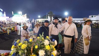 Ofrendas a la Virgen de Los Dolores. Fotos: La Voz.