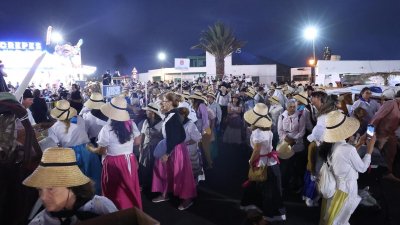Ofrendas a la Virgen de Los Dolores. Fotos: La Voz.