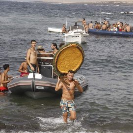 Caleta de Caballo finaliza sus fiestas con la procesión marítima de La Lapa