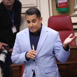 El diputado por Lanzarote y La Graciosa, y presidente insular de Nueva Canarias (NC), Yoné Caraballo, sobre ubicar a menores migrantes no acompañados