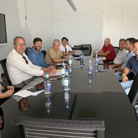 Durante la reunión el Ayuntamiento de Tías y el Cabildo de Lanzarote sobre las pruebas deportivas