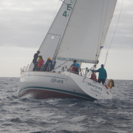 Una de las embarcaciones durante la regata