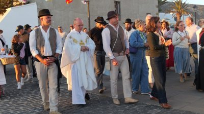 Procesión en honor a Nuestra Señora del Rosario
