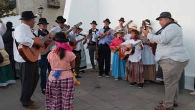 Procesión en honor a Nuestra Señora del Rosario