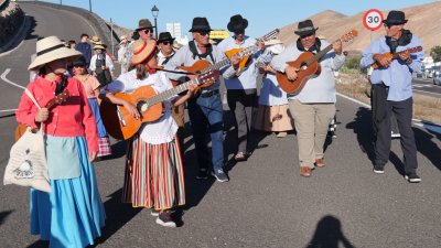 Procesión en honor a Nuestra Señora del Rosario