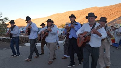 Procesión en honor a Nuestra Señora del Rosario