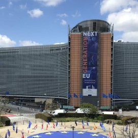 La plaza de Schuman engalanada por el Día de Europa. UE