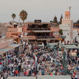 la plaza Djemaa el Fna de Marrakech la mas grande de África. Turismo