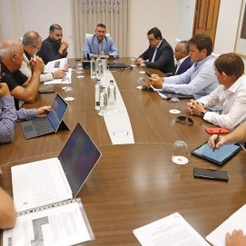 Reunión en el Cabildo de Lanzarote para tomar acciones contra el deslinde de Costas de Playa Blanca
