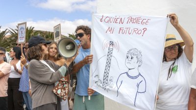 Manifestación en contra de la antena en Masdache (Fotos: Juan Mateos)