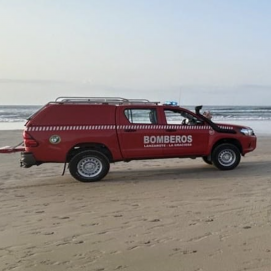 Un coche de bomberos en Famara.