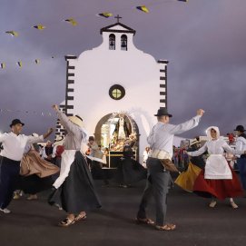 Ofrenda en la Romería de Los Dolores. 
