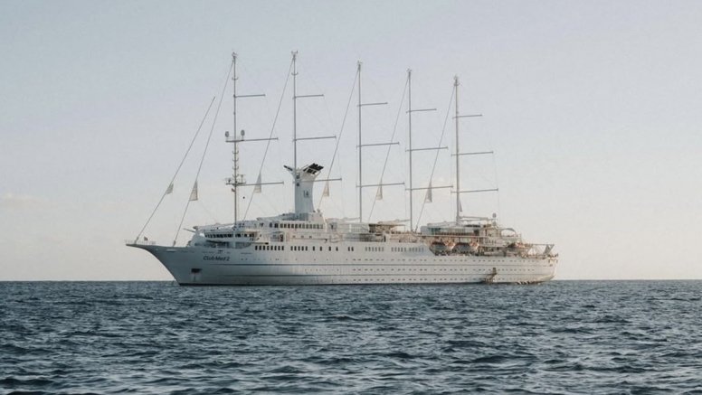 El velero Club Med 2