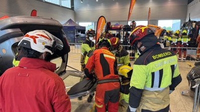 Bomberos en la APRAT Rescue 2025
