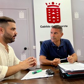 Oswaldo Betancort junto al consejero Jesús Machín